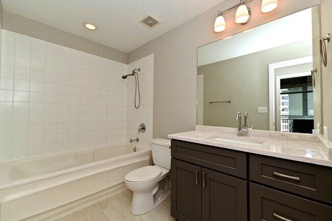 Building Photo - 1250 S Michigan Ave