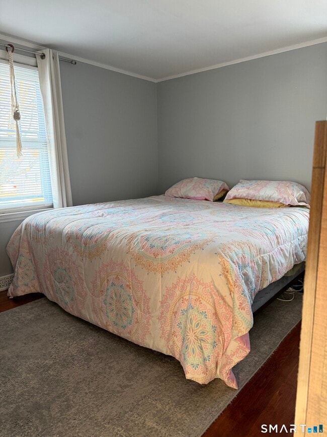 Building Photo - 197 Robert Treat Pkwy