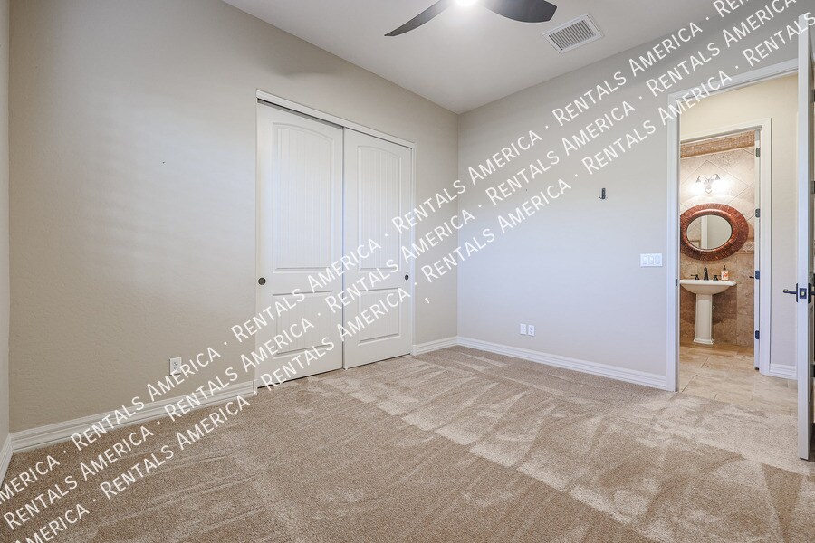 Building Photo - 12439 E Lupine Ave
