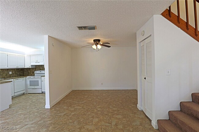 Building Photo - 12351 Woodrose Ct