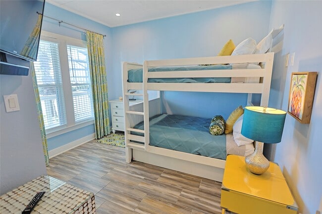 Building Photo - 2610 Ave Q 1/2