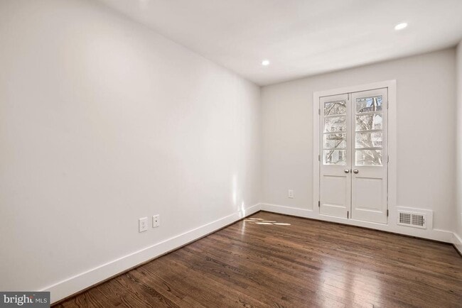 Building Photo - 1110 Wimbledon Dr