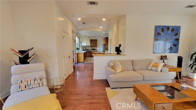 Building Photo - 3015 Hollyridge Dr