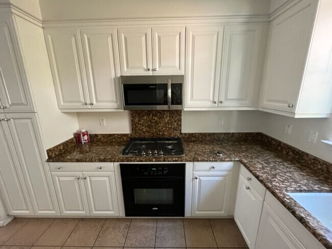 Building Photo - 3591 Sacramento Dr