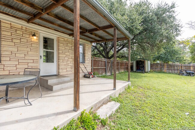 Building Photo - 224 Shadyview Dr