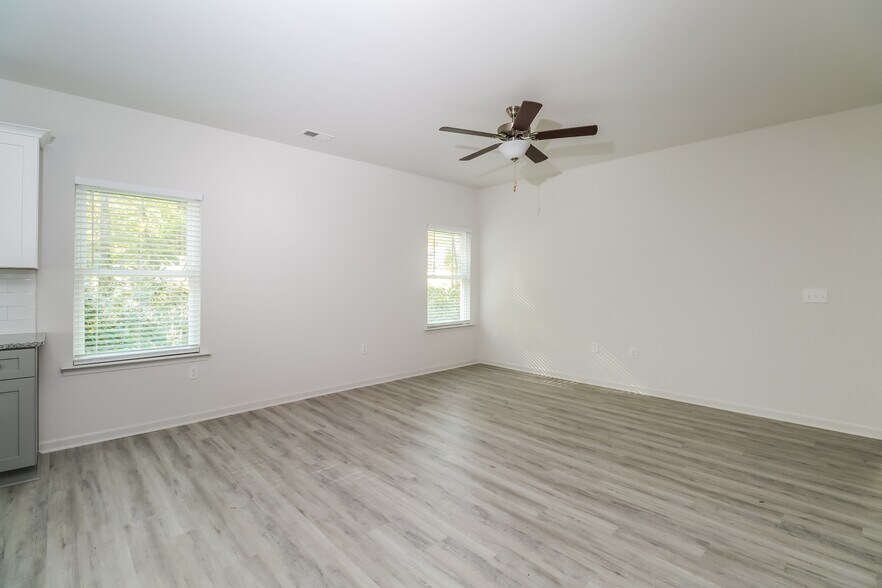 Building Photo - 621 Burrington Ct