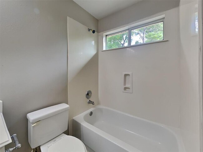 Building Photo - 10834 Golden Sunshine Dr