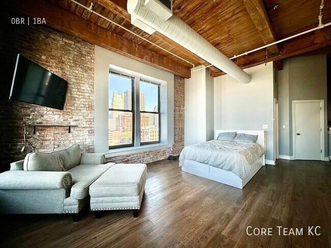 Primary Photo - 308 W 8th St