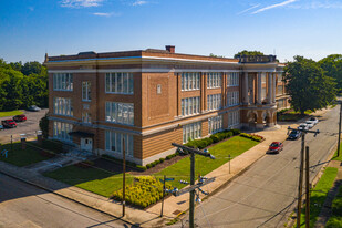 Building Photo - Elora Gardens at Petersburg