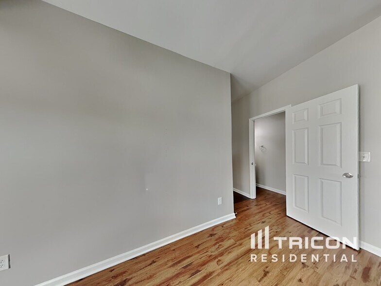 Building Photo - 526 Tansy Dr