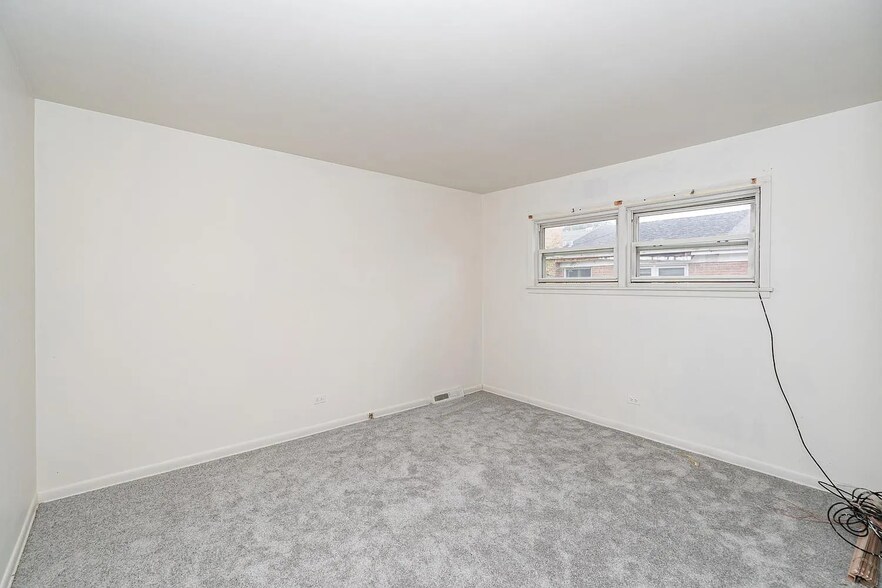 Building Photo - 9543 Sumac Rd