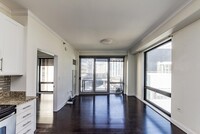 Building Photo - 1 bedroom in Chicago IL 60605