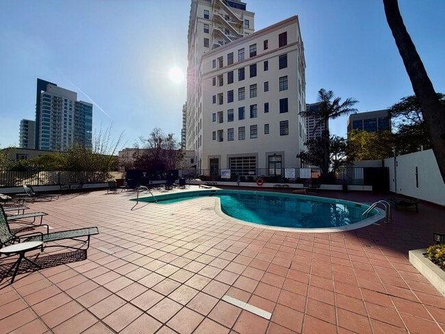Building Photo - The Historic Elegance Meets Downtown Living @ El Cortez 1BR/1BA w/ parking