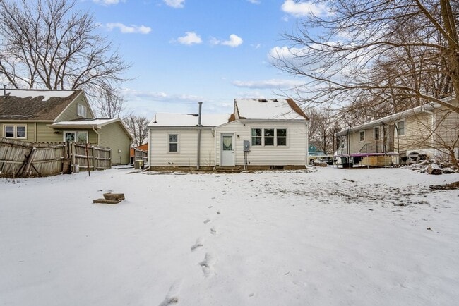 Building Photo - 1209 Parker St