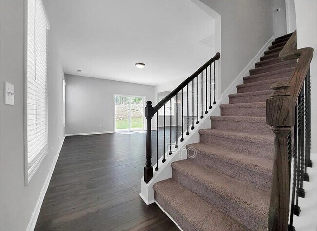 Building Photo - 511 Baycraft Ln