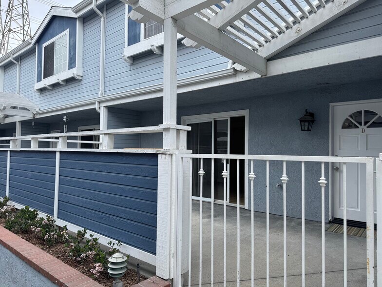 Building Photo - 17042 Downey Ave
