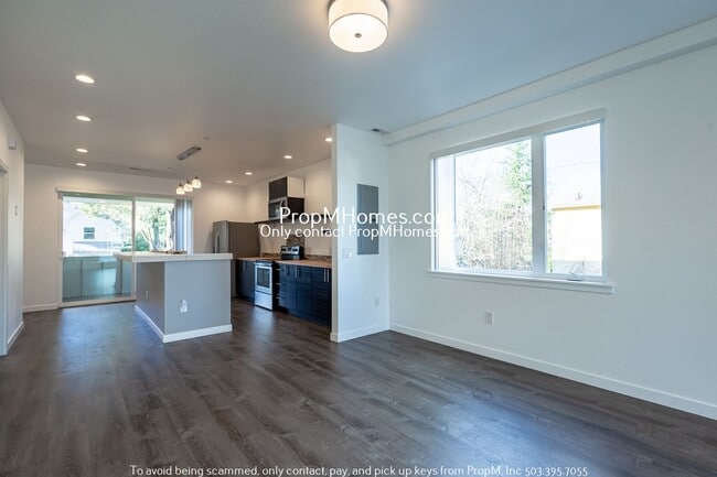 Building Photo - Tranquil Three Bedroom Retreat with Off-St...