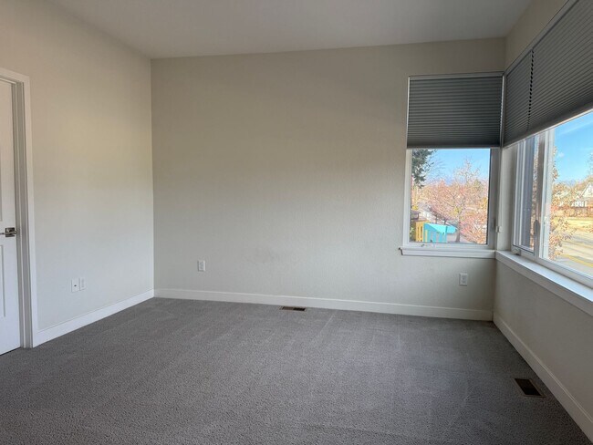 Building Photo - 2 Bed 3 bath 2 car townhome in OldTown Lafayette