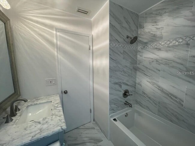 Building Photo - 12644 81st Terrace