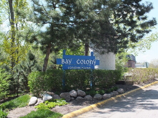 Building Photo - 9439 Bay Colony Dr