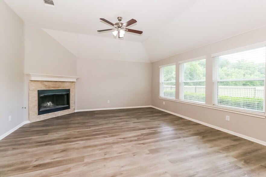 Building Photo - 1021 Mesquite Hollow Pl