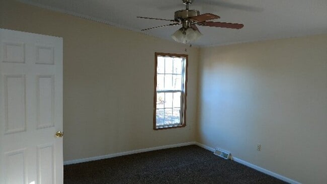 Building Photo - 73 Forest Dr