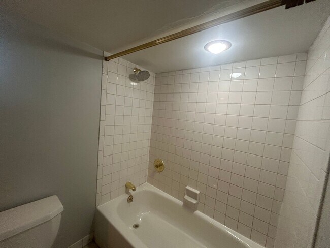 Building Photo - Beautiful Home in Northeast Philly