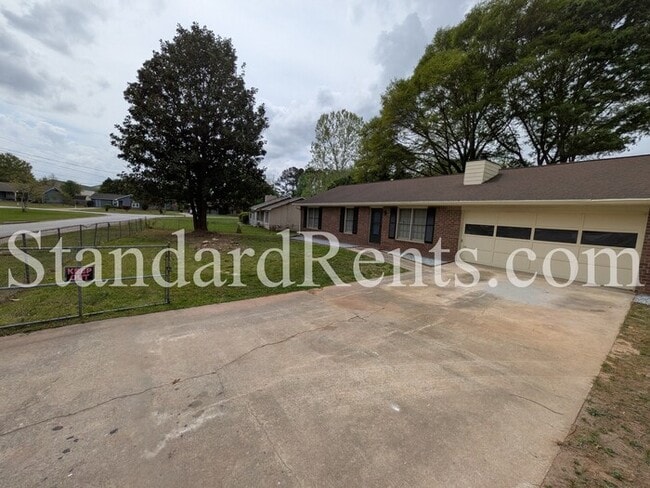 Building Photo - 5731 Buck Ct