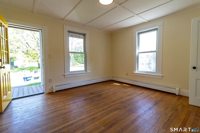 Building Photo - 62 Lincoln Ave