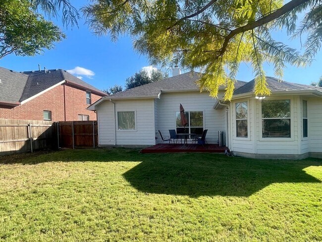 Building Photo - 8416 Sonnet Dr