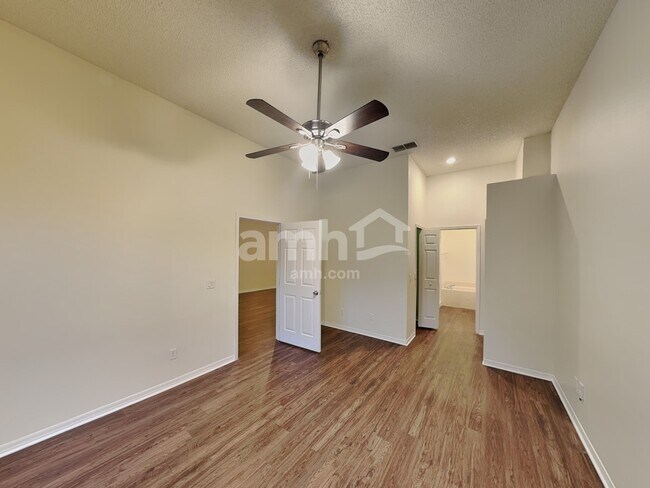 Building Photo - 12636 Enclave Dr