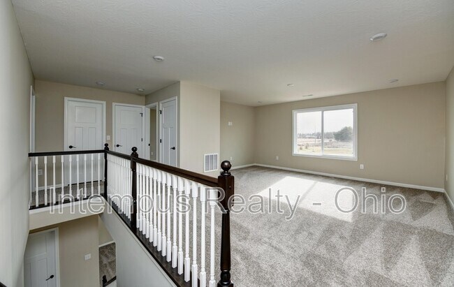 Building Photo - 1003 Beehive Grv