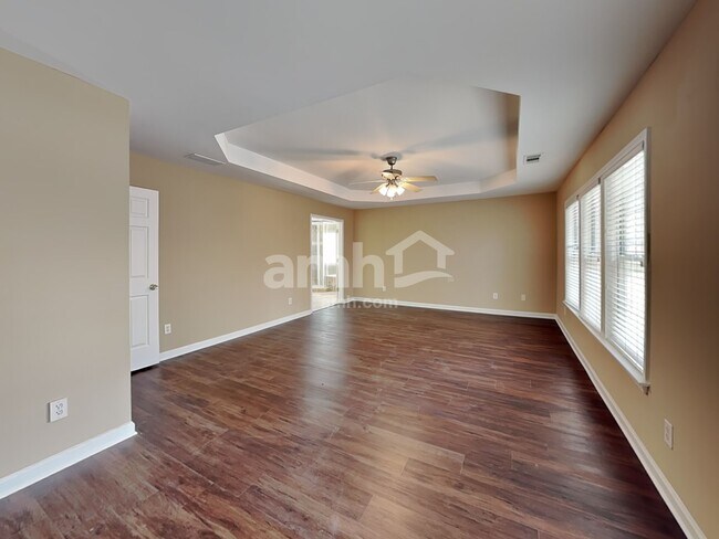 Building Photo - 5715 Oxborough Way