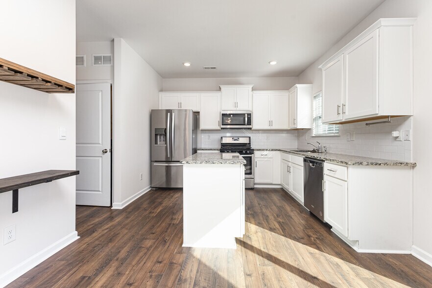 Building Photo - 7619 Nolen Farm Dr