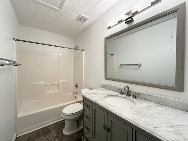 Building Photo - Charming Newly Remodeled 3BD, 2BA Raleigh ...
