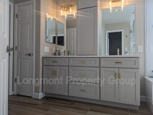 Building Photo - 3558 Larkspur Dr