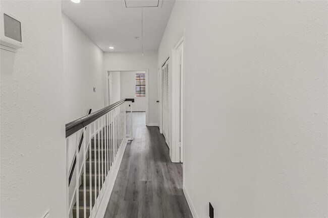Building Photo - 8888 Benning Dr