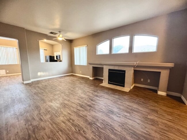 Building Photo - Charming  3-bedroom, 2-bathroom