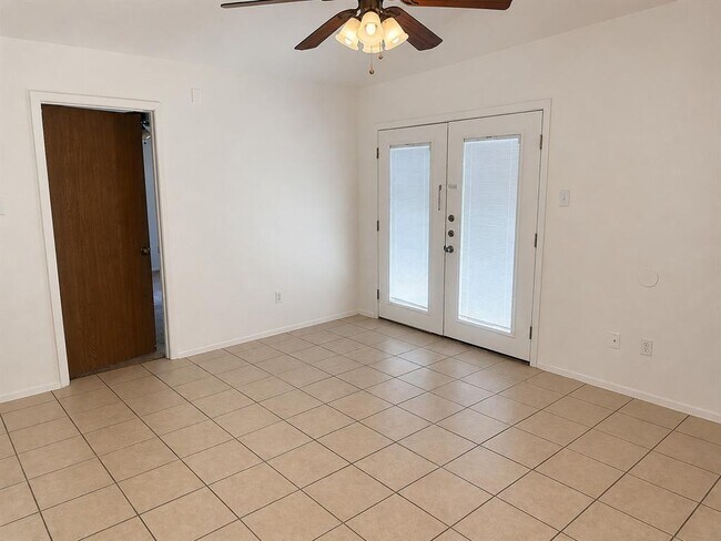 Building Photo - 8205 West Gate Blvd