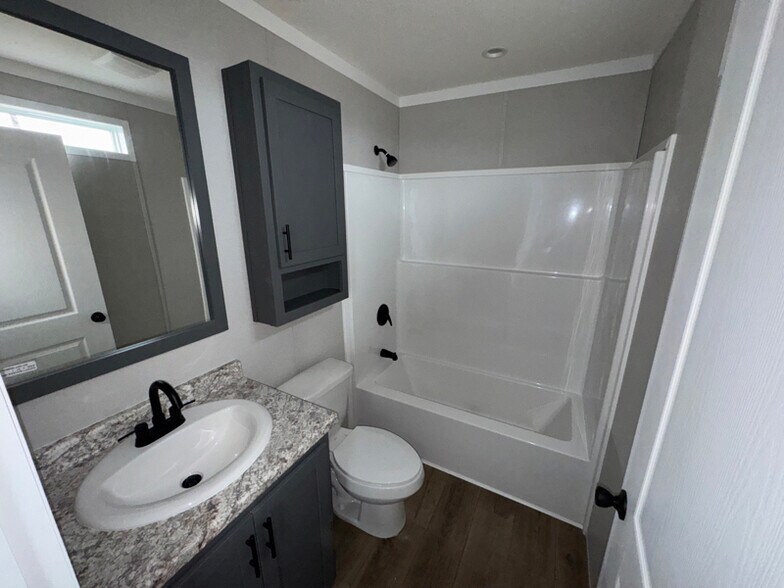 Building Photo - 300 Patriot Ln