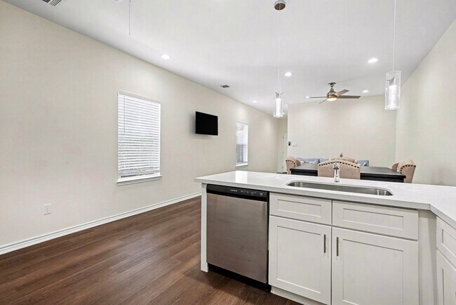 Building Photo - 3521 Avenue N 1/2 Rear