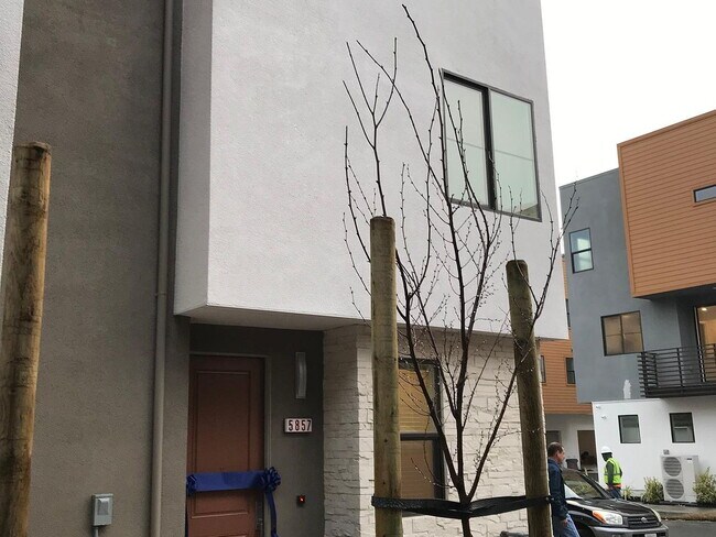 Building Photo - 3-Bedroom Gem with 2 Baths and 1,748 Sq Ft of Comfort in Dublin, CA!"