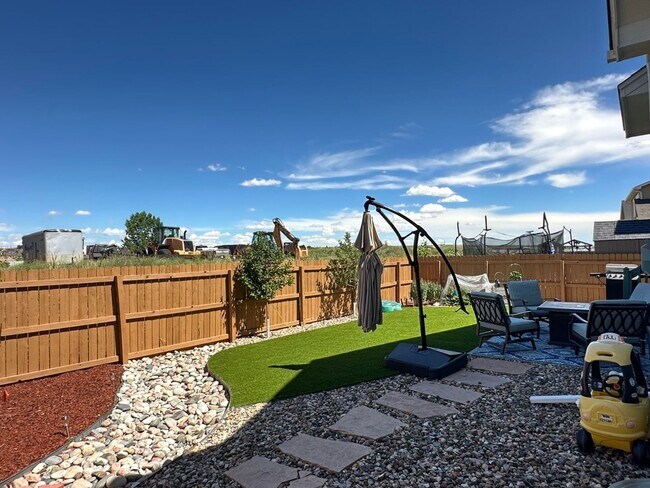 Building Photo - Beautiful 5 bedroom ranch home in (D49)