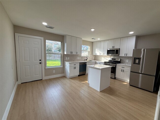 Building Photo - 3819 Banks Ridge Ln