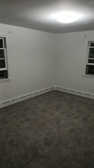 Building Photo - 17 Ontario Ave