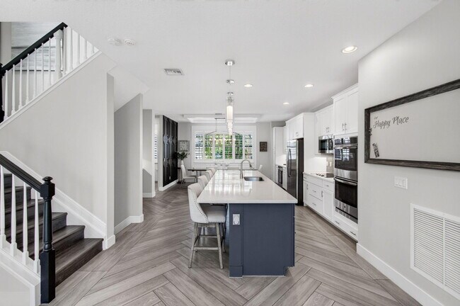 Building Photo - 622 Windward Cir S