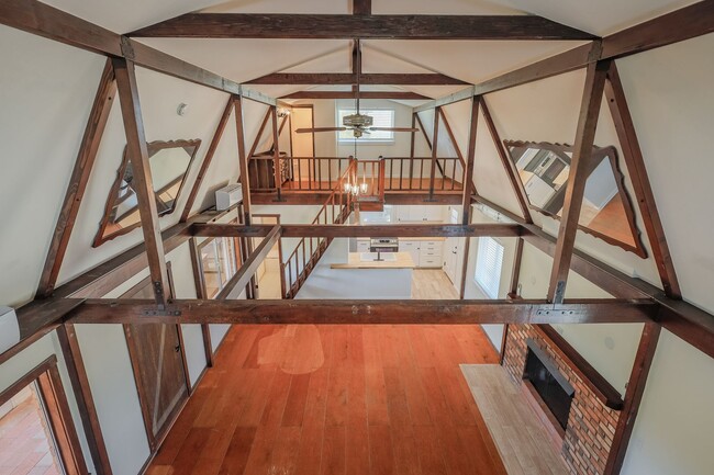 Building Photo - BARN STYLE HOME ON HUGE LOT!!!!1 Bedroom LOFT 1.5 Bathroom