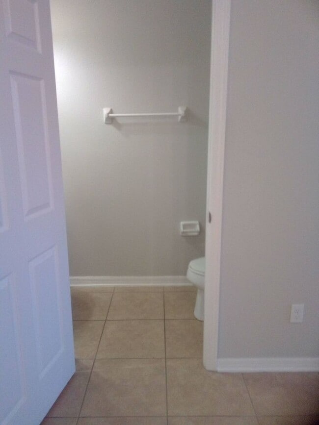 Building Photo - Arborview Park Townhouse close to UCF located in Oviedo (2 bed /2 1/2 bath)