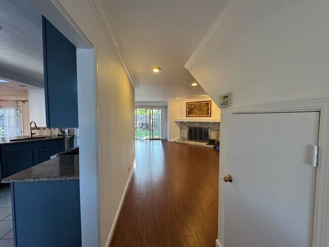 Building Photo - 1450 Meadow Ln