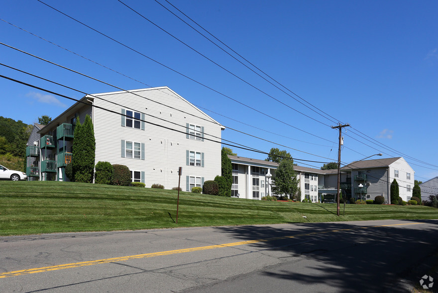 Cambridge Square Apartments - 421 Glendale Dr Endicott NY 13760 ...